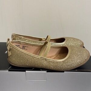 C. Wonder Gold Glitter Dress Shoes
